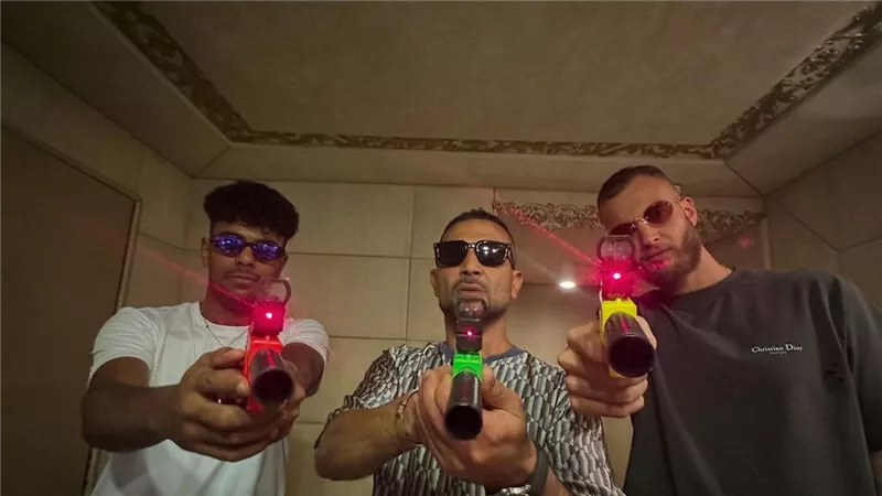 بمشاركة عفرتو ومروان موسى.. أحمد سعد ينشر كواليس أغنيته الجديدة حبيبي ياه ياه 