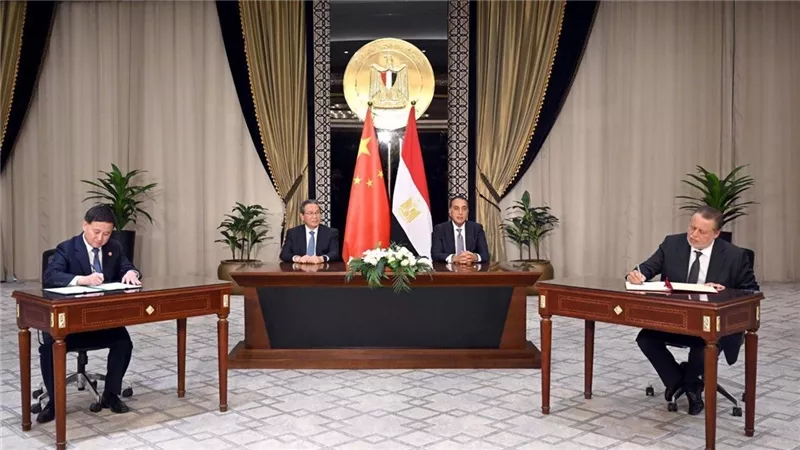 مصر والصين توقعان مذكرة تفاهم مصرفية لتعزيز التعاون المالي  