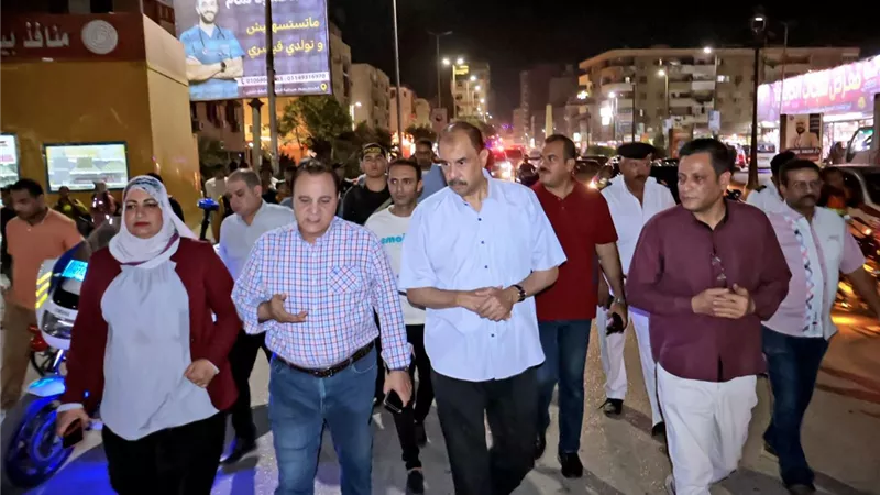 محافظ سوهاج يتفقد شوارع مدينة ناصر والقيسارية وشارع المحطة