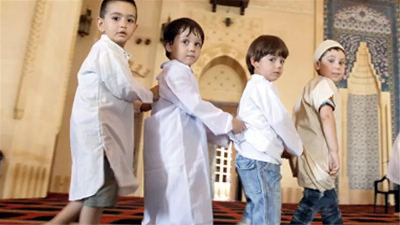 ما حكم اصطحاب الأطفال إلى المساجد؟دار الإفتاء توضح 