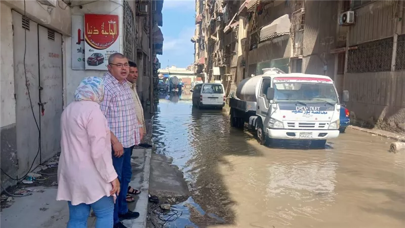 بعد غرق مساكن مبارك.. إصلاح كسر مفاجئ بماسورة مياه بحي الضواحي ببورسعيد