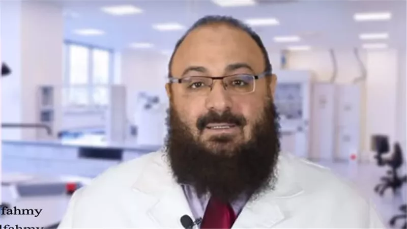 من حلم نوبل إلى فخ الطرد.. محمد فهمي يكشف ما جرى خلف جدران كلية الصيدلة.. خاص