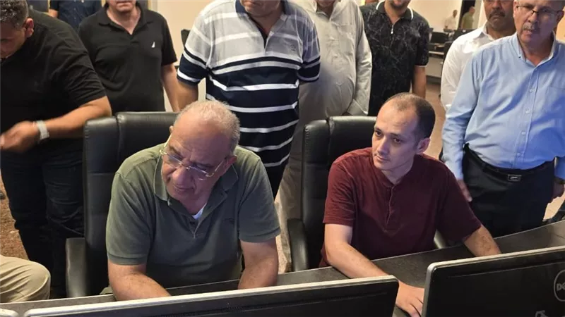 وزير الكهرباء فى زيارة ميدانية إلى محطة كهرباء الشباب المركبة بمنطقة القصاصين 