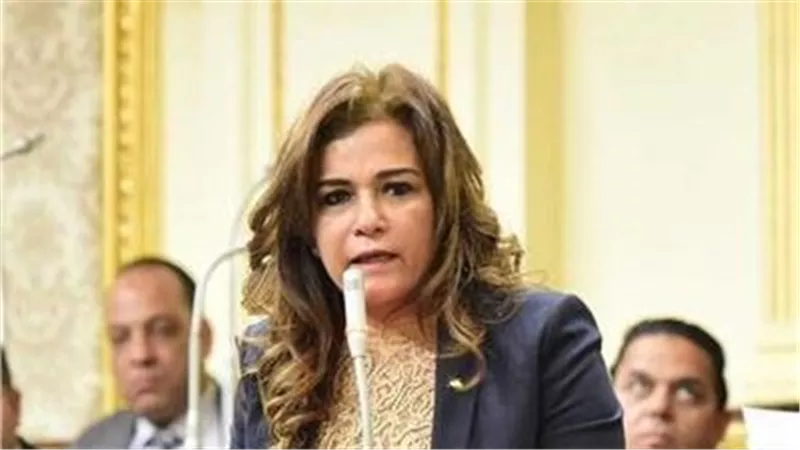 برلمانية تدعو للتنسيق بين السياحة والتضامن لتحقيق التوازن في موسم العمرة