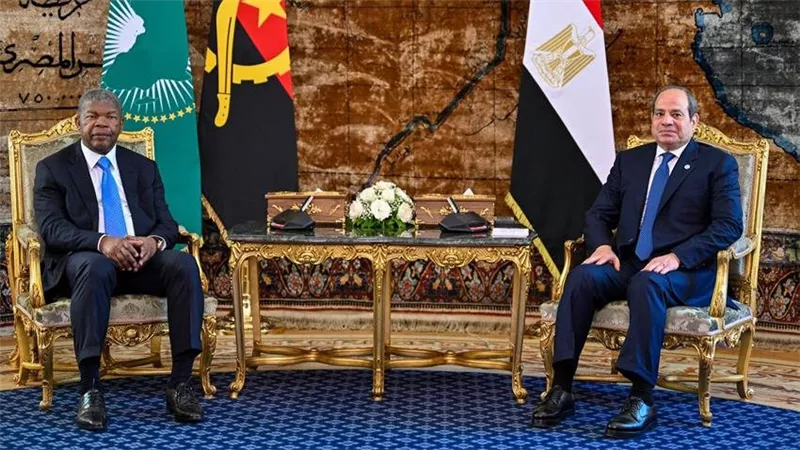 خلال لقاءه بالرئيس الأنجولي.. السيسي يشيد بقيادة أنجولا للاتحاد الأفريقي