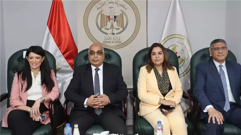 3وزراء يفتتحون مع المحافظ مكتب توثيق محكمة جنوب الجيزة
