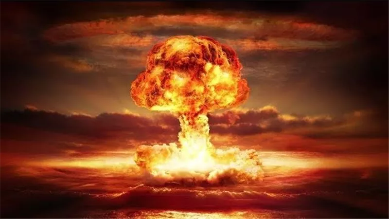 تصعيد جديد بين طهران وتل أبيب.. مسؤول إيراني يلوّح بهجوم نووي ضد إسرائيل