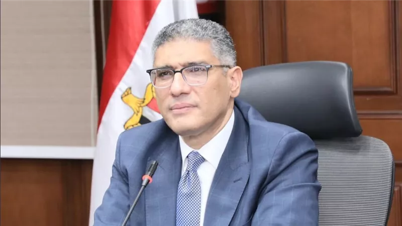محافظ الجيزة يبحث مع نائب وزير الإسكان الموقف التنفيذي لمشروعات مياه الشرب 