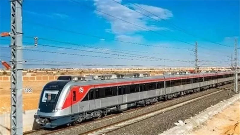 النقل تيسّر الدفع بمترو الأنفاق والقطار الكهربائي لتخفيف الزحام