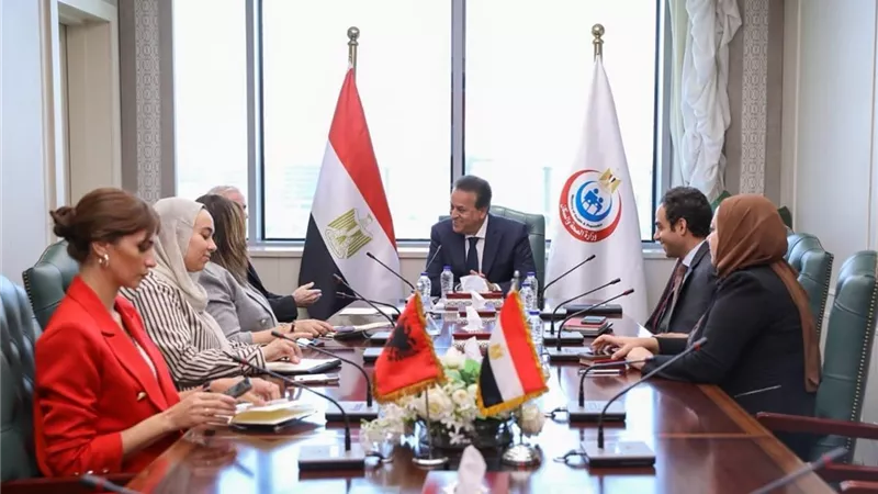 وزير الصحة يبحث مع سفير ألبانيا تعزيز التعاون الطبي والتصنيع الدوائي