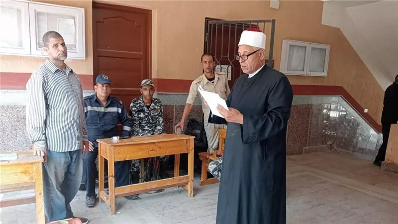 الإدارة الأزهرية بالقليوبية تتابع سير أعمال تصحيح الشهادة الثانوية 