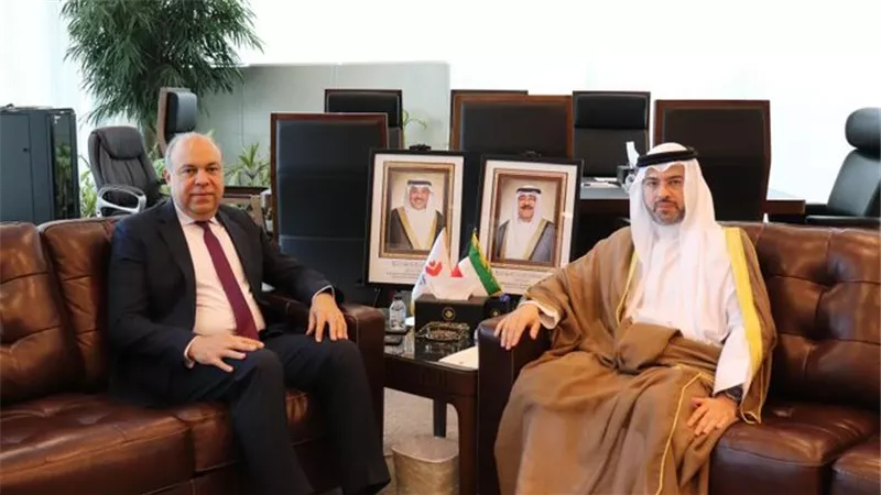 الكويت ومصر تبحثان تعزيز التعاون في الطيران المدني