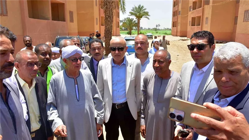 نائب محافظ الأقصر يشهد احتفالية تسليم عقود مشروعات التمكين الاقتصادي 
