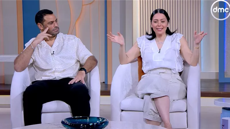 لقاء الخميسي تكشف موقفًا غريبًا من معجبة حاولت التواصل مع زوجها