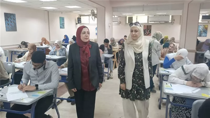 نائب رئيس جامعة بنها تتفقد اختبارات القدرات بكليتي علوم الرياضة والتطبيقية 