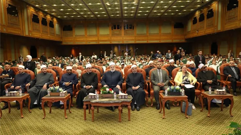 مجلس الشباب يثمّن رعاية فضيلة الإمام الأكبر لملتقى الشباب وتحديات العصر