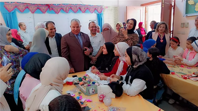 قبيصي يشهد كرنفال الأنشطة بمدارس شرق الفيوم ويشيد بالإبداع الطلابي