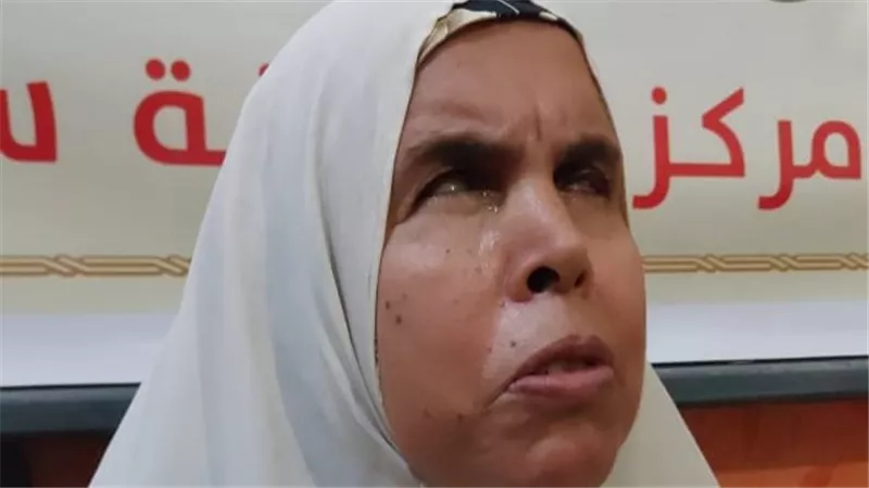 تعيش وحيدة منذ 40 عامًا.. 