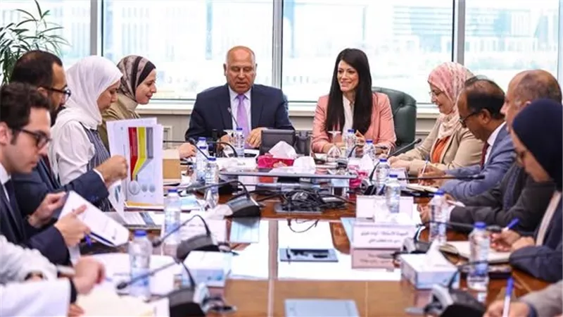 وزيرا النقل والتخطيط ينسقا وضع خارطة طريق للتعامل مع  آلية تعديل حدود الكربون 