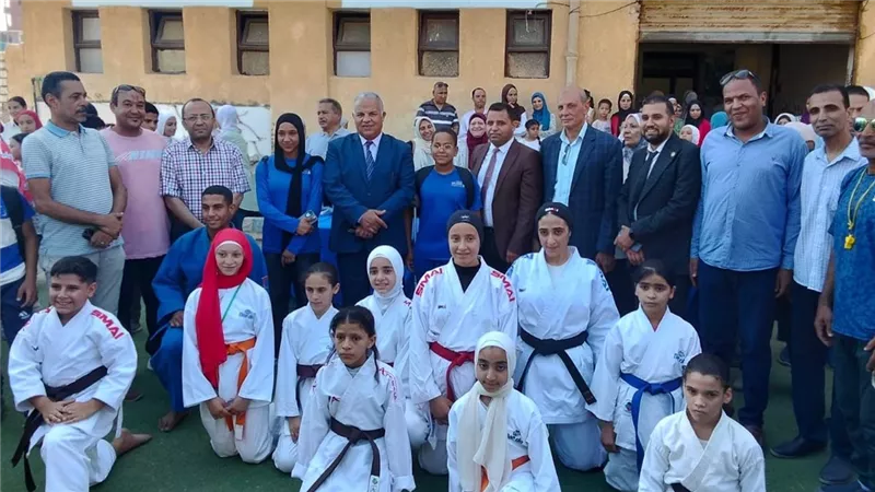 وكيل تعليم الفيوم يشهد كرنڤال الأنشطة بإدارة إطسا التعليمية