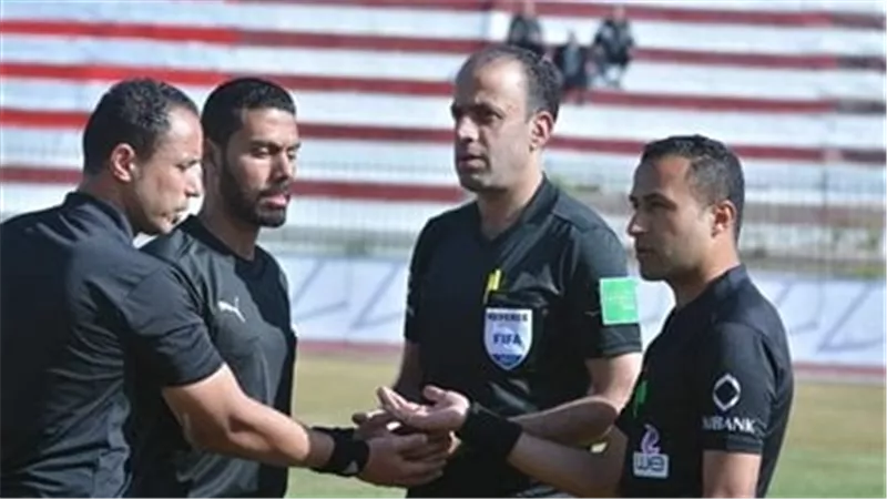 الحنفي يكشف أسباب اعتزاله التحكيم بعد 24 عاماً من الصافرة.