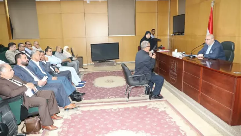 محافظ بني سويف يتابع تنفيذ حلول شكاوى المواطنين بعد مناقشتها في اللقاء الأسبوع