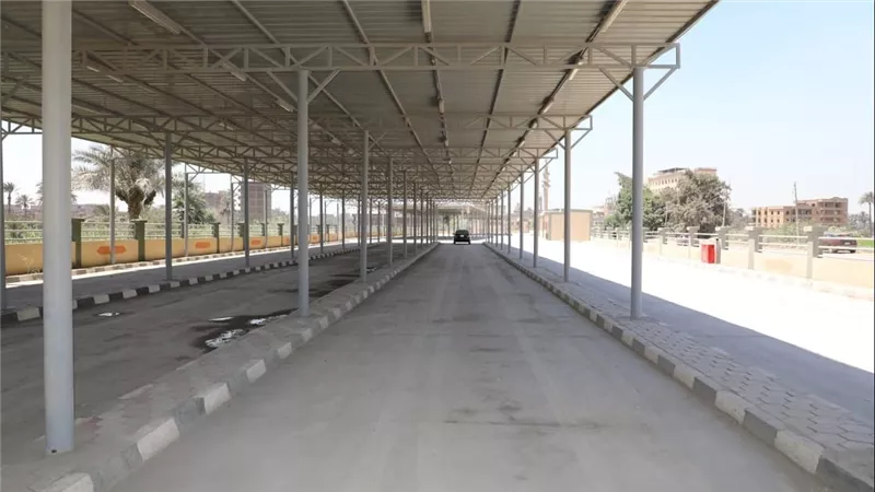 محافظ الجيزة يكلف بسرعة التشغيل التجريبي لموقف السرفيس الحضاري بمدينة الصف 