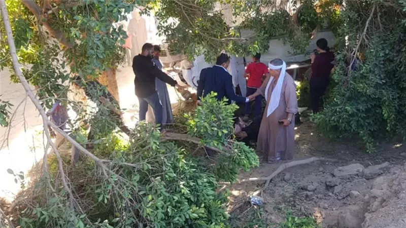 انقلاب ميكروباص على طريق أسيوط ديروط الزراعي ووجود إصابات