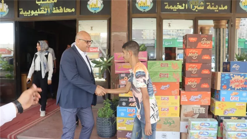 محافظ القليوبية يستجيب لشاب ويوفر له دعمًا لإقامة مشروع صغير