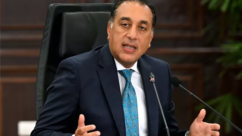رئيس الوزراء يقبل استقالة وزيرة البيئة ويكلف الدكتورة منال عوض بمهام الوزارة 