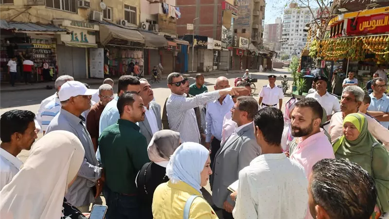 محافظ السويس يتفقد أعمال التطوير بحي الأربعين.. خطة شاملة لرفع الكفاءة