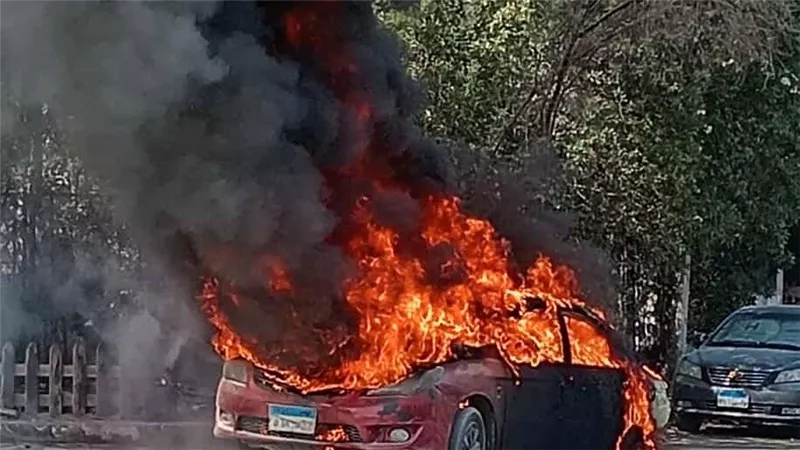 حريق مفاجئ في سيارة ملاكي بـ عرب المعادي دون وقوع إصابات