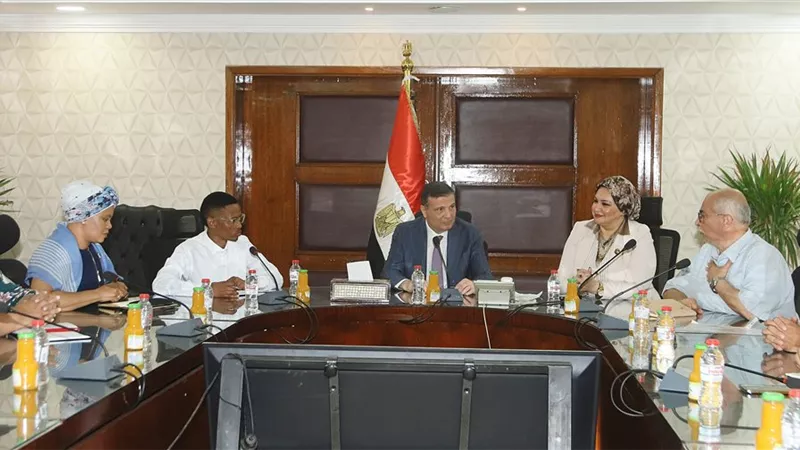 الزراعة تبحث مع وفد العاملين بالبنوك والتأمينات بجنوب افريقيا سبل التعاون
