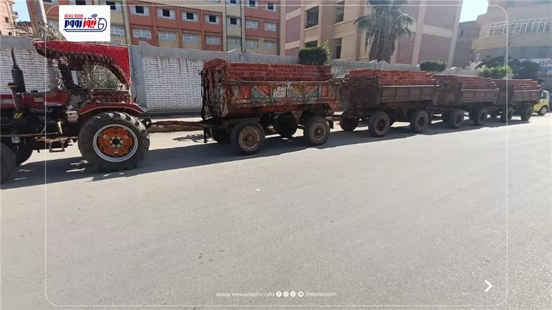 لسيره عكس الإتجاه.. ضبط جرار مخالف بـ 4 مقطورات بكفر الشيخ 