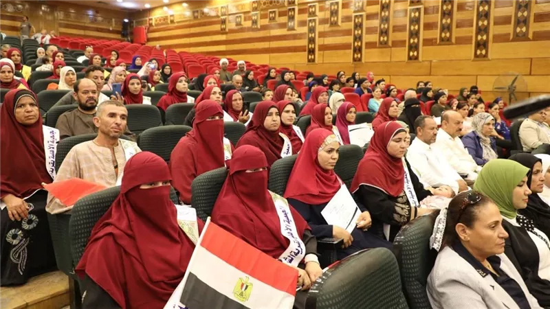 محافظ المنيا: المدارس الحقلية تدعم الفلاح وتمكنه من تحسين إنتاجيته وزيادة دخله