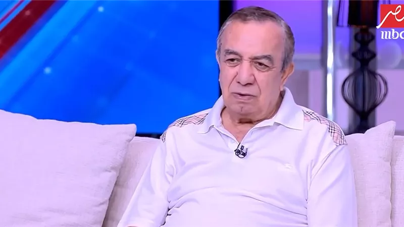 سقط بشكل مفاجئ.. المخرج جمال عبد الحميد يُصاب بجرح في الرأس بعد تعرضه للإغماء 
