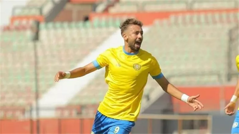 الإسماعيلي يُغرم مروان حمدي 200 ألف جنيه بعد ظهوره بقميص بيراميدز 