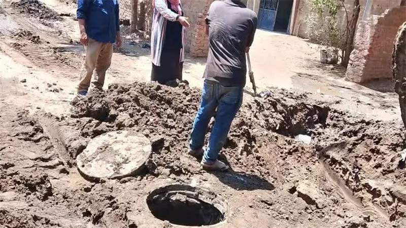السيطرة على انفجار خط مياه رئيسي بقرية كفر قورص بالمنوفية