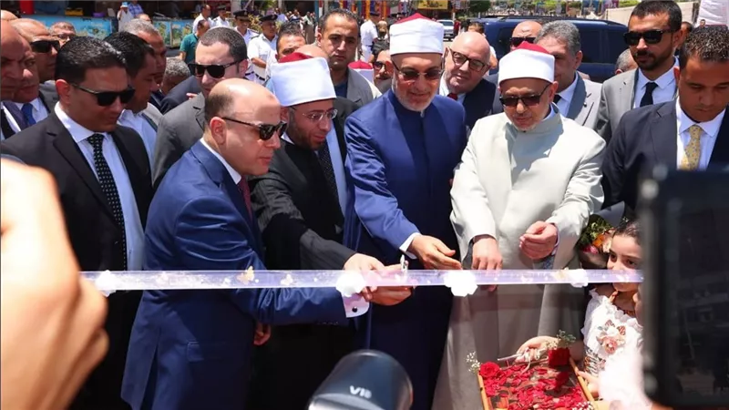 وزير الأوقاف والمفتي يفتتحان ساحة مسجد سيدي إبراهيم الدسوقي بكفر الشيخ (صور)