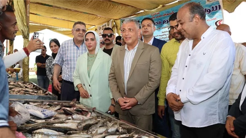 بث مباشر.. محافظ الإسماعيلية يفتتح مبادرة أسماك بلدنا لأولاد البلد