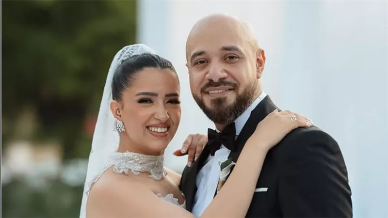 نورهان أبو بكر بإطلالة أنيقة في حفل زفافها على الكاتب محمد صادق 