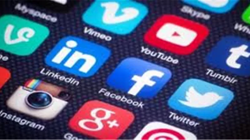 تصل لـ 300 ألف.. عقوبة انتهاك الحياة الخاصة على مواقع التواصل الاجتماعي