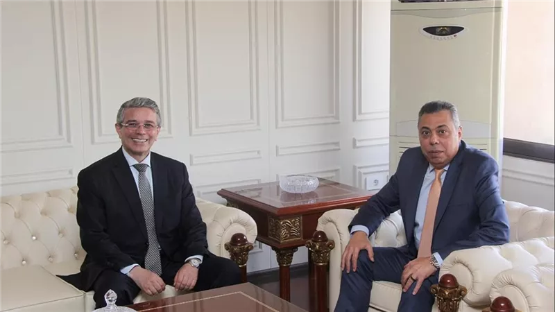 رئيس مصلحة الجمارك: نعمل على تحسين الأداء الجمركي لتقليل زمن وتكلفة الإفراج