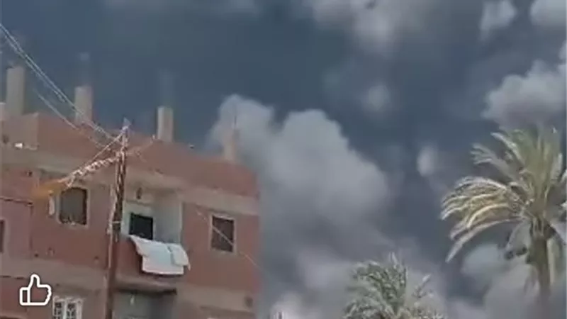 حريق هائل داخل مصنع منظفات بالبدرشين وقوات الحماية المدنية تحاول السيطرة عليه 