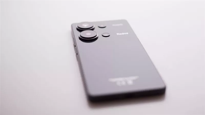 Xiaomi تطلق هاتفًا جديدًا بمواصفات قوية وسعر منافس في سوق أندرويد