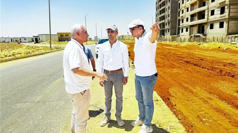 رئيس جهاز مدينة القاهرة الجديدة يتفقد مشروعات الإسكان وتطوير الطرق  