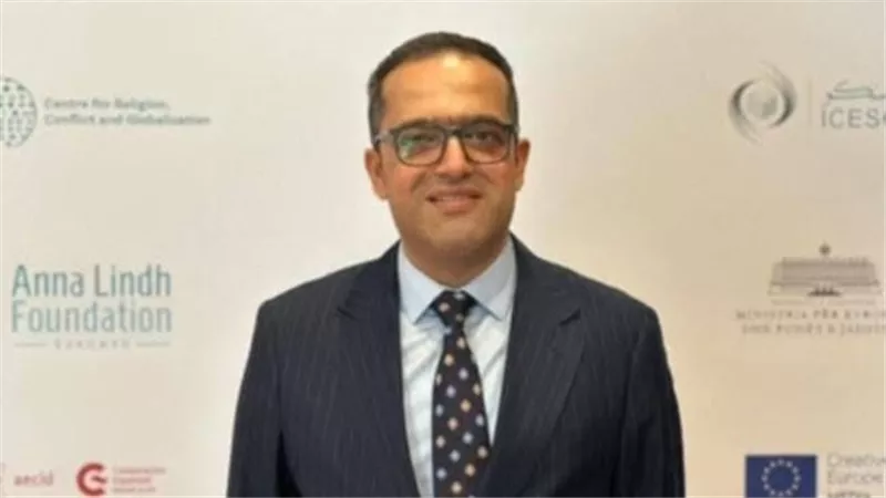  مصطفى عباس: المصريون في الخارج ركيزة وطنية ومشاركتهم في انتخابات الشيوخ مهمة