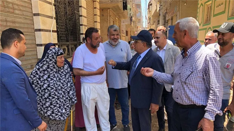 محافظ الدقهلية يتابع وصول مياه الشرب بالبر الشرقي في مدينة نبروه 