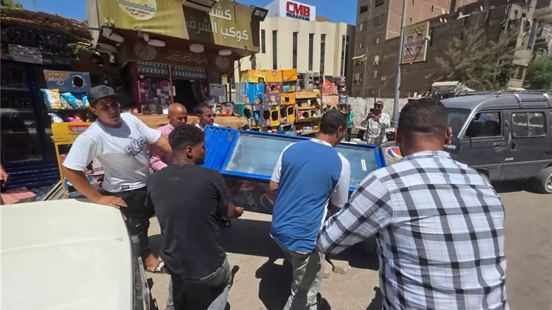 رفع 750 حالة إشغال وتعدٍ على الطريق العام في حملة مكبرة بالجيزة