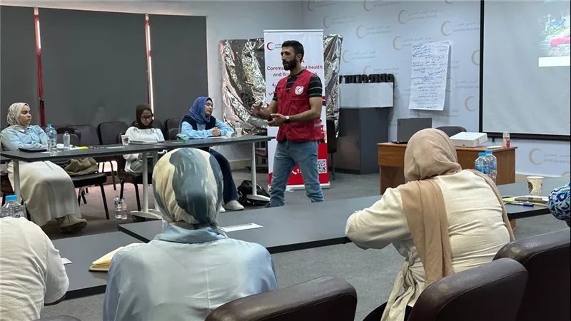 تدريب عشرات المتطوعين في مجال الصحة المجتمعية والإسعاف الأولي
